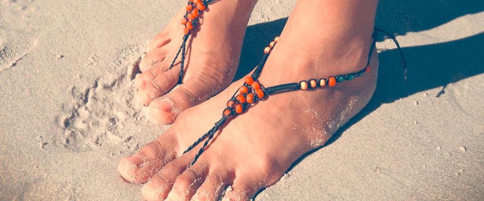 Beach Jewelry: The Barefoot Sandals