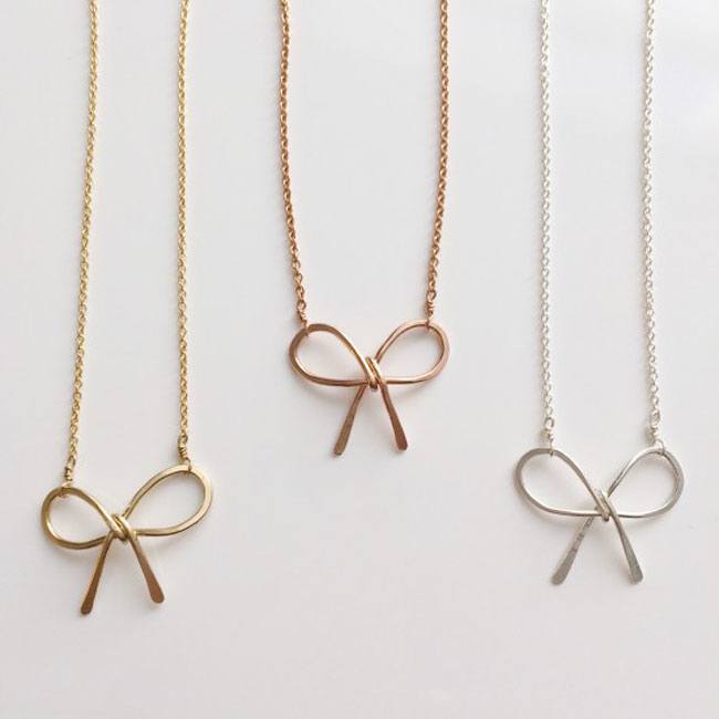 Bow Necklace