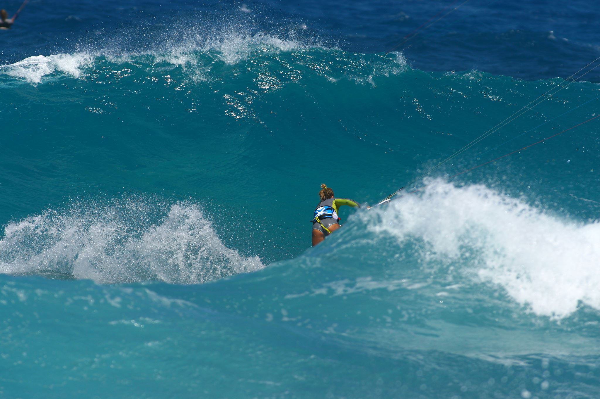 How to Crash in Waves - Jalou Langeree